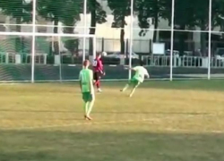 Дичь на футбольном поле: экс-игрок "Машука" из Пятигорска забил гол в свои ворота, чтобы уличить тренера в ставках