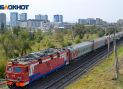 Из-за урагана в Ростовской области в пути задерживается поезд из Кисловодска в Санкт-Петербург 