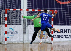 Бомбардир Марк, перехватчик Никита: гандболисты ставропольского «Виктора» — в топ-списках суперлиги