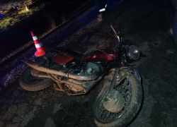 На Ставрополье мотоциклист погиб, врезавшись в каменный забор