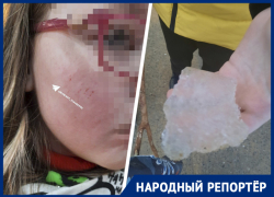 Рассадила щеку: рухнувшая с крыши сосулька задела ребенка в Ставрополе 