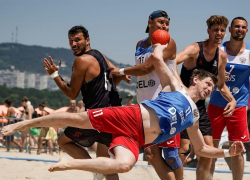 Франция позади, Дания впереди: российские гандболисты — уже в полуфинале Евро по пляжному гандболу