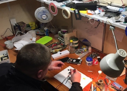 Вместо того, чтобы ремонтировать телефон, мастер продал его на Ставрополье