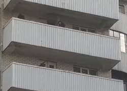 Серьезный пожар вспыхнул на шестом этаже "многоэтажки"  в Ставрополе 