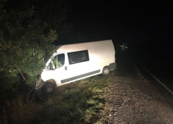 Восемь пассажиров пострадали при жестком столкновении двух минивэнов на Ставрополье