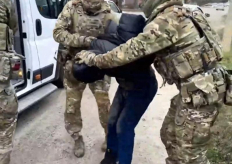 В ФСБ показали кадры задержания участника банды Басаева и Хаттаба в Ставропольском крае 