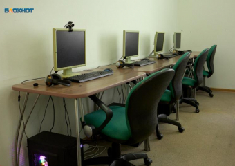 Мэрия Ставрополя требует через суд заменить мониторы для новой школы на Чапаева 