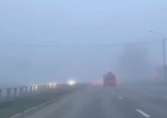 Туман и порывистый ветер усложнили жизнь ставропольским автомобилистам