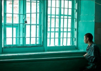 В Александровском районе изнасиловали несовершеннолетнюю девушку