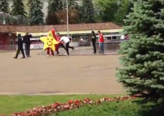 В Ставрополе подростки решили поиздеваться над аниматором в костюме звёздочки