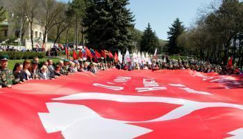 В Пятигорске развернули Знамя Победы площадью 200 квадратных метров