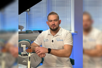 Стоматолог Денис Алексеевич Бажанов. Лечение кариеса.