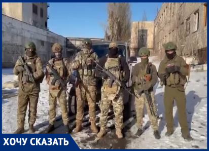 «Вляпались. Мы бомжи»: боец СВО вместе с обманутыми семьями пожаловался на нерадивого застройщика