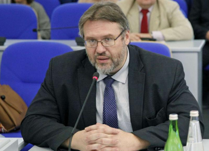 Последний день, последний вагон: зампред Бабкин решил проститься со ставропольским правительством через Госдуму