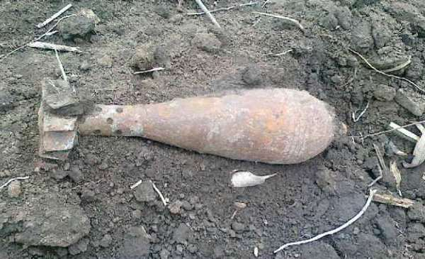 На Ставрополье работники колхоза нашли в поле артиллерийский снаряд