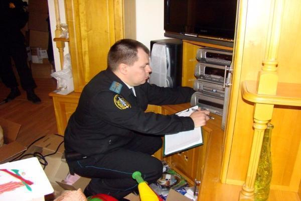 В Ставрополе должник вернул 7 млн рублей после ареста вещей в доме