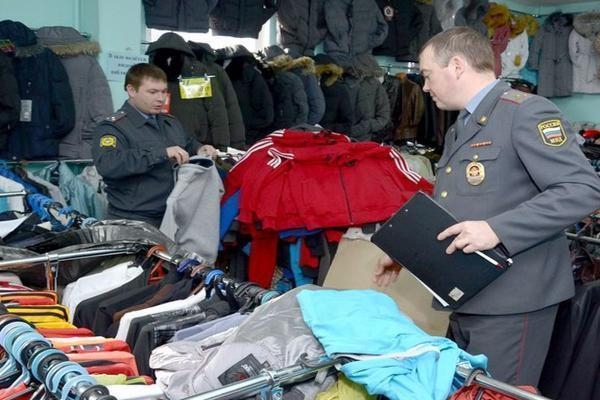 Контрафактную брендовую одежду обнаружили в ставропольском магазине