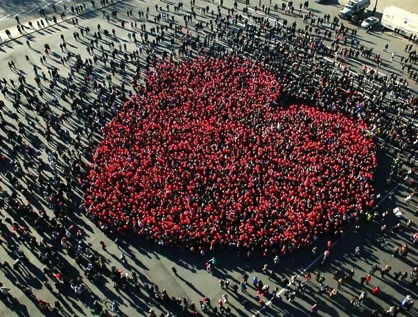 Гигантское живое сердце выстроят ставропольцы в день города на площади Ленина