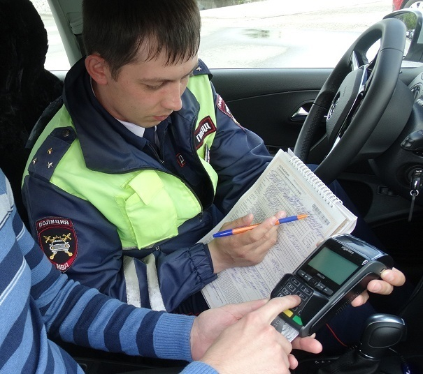 На Ставрополье водители оплачивают штрафы через мобильные терминалы