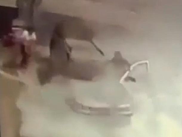 Автомобиль едва не взорвался на заправке в Ставрополе
