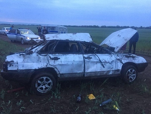 Не пристёгнутый пассажир погиб при опрокидывании «девяносто девятой» в поле на Ставрополье