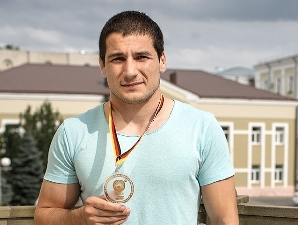 Студент СКФУ стал чемпионом Европы по вольной борьбе