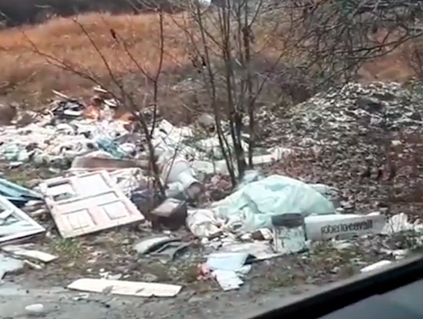 Стихийная свалка в окрестностях Железноводска попала на видео