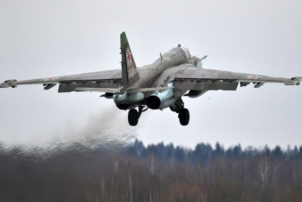Стали известны имена пилотов, погибших при крушении Су-25