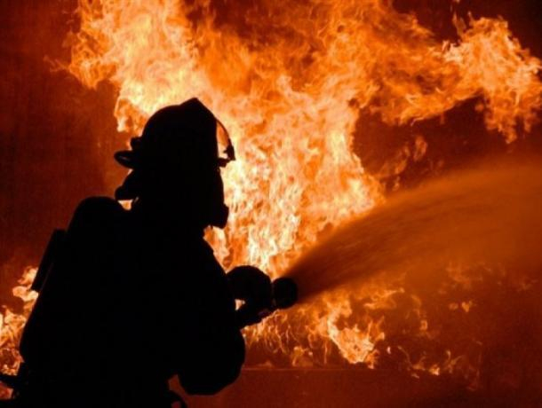 На Ставрополье сотрудники Росгвардии и МЧС спасли детей из горящей квартиры