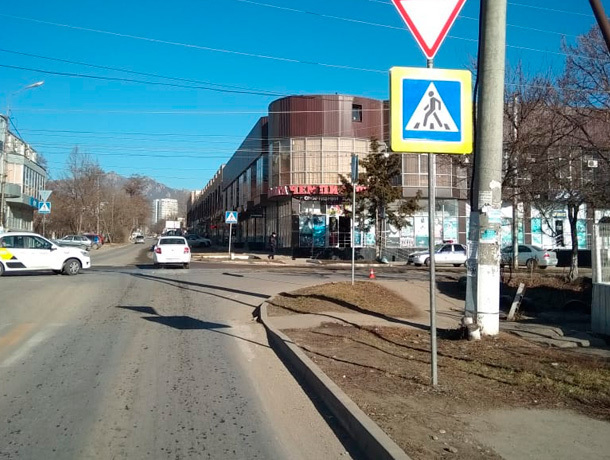 Водитель сбил школьницу и скрылся с места ДТП в Пятигорске