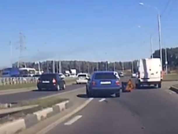 “Нежданчик на выезде»: дорожный знак посреди трассы провоцирует аварийные ситуации под Ставрополем