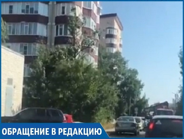 «Построили дом, парковаться негде, машины забирает эвакуатор», - житель ЖК в Ставрополе