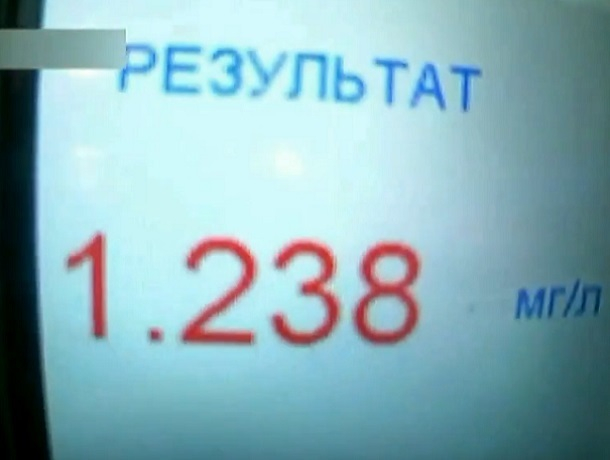 Шокированная результатом алкотестера женщина-водитель попала на видео на Ставрополье
