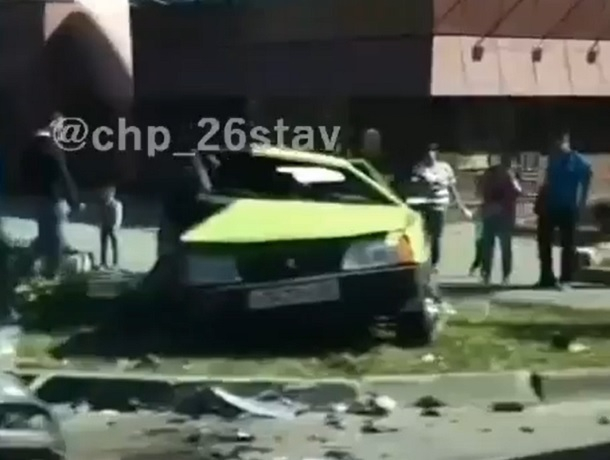 Страшная авария с двумя «легковушками» произошла в центре Ставрополя