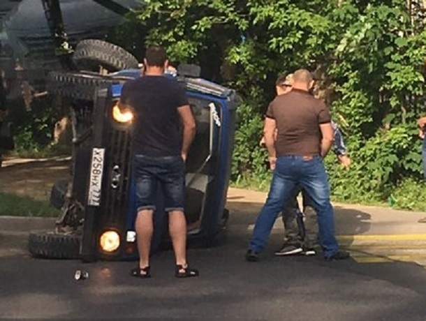 Утренняя авария с участием «маршрутки» и «Нивы» произошла в Ставрополе