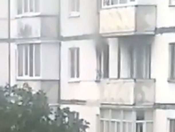 Пожар со взрывом произошел в одном из домов Ставрополя, - очевидцы