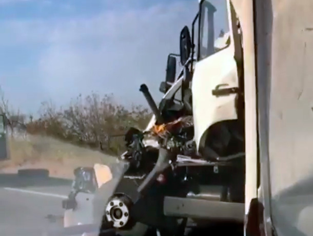Страшная авария с грузовиком на Ставрополье попала на видео