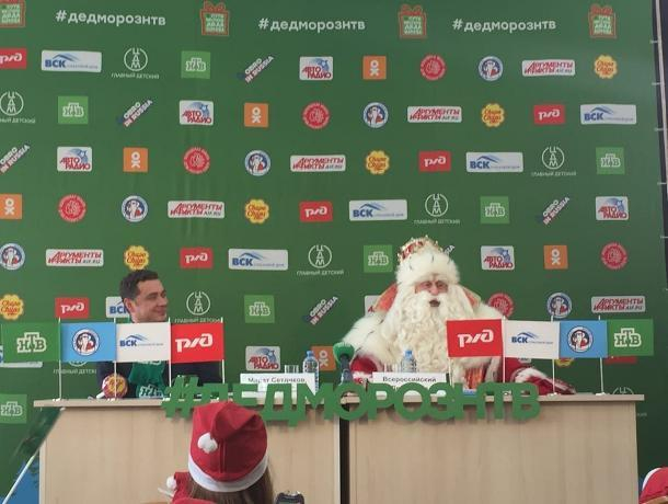 «У вас одни из лучших дорог в стране»: Всероссийский Дед Мороз посетил Ставрополь