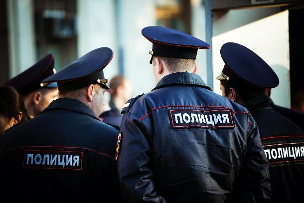 В Курском районе мужчина подозревается в попытке дачи взятки полицейскому