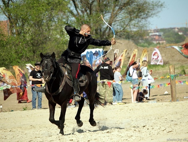 Пострелять на конях из лука смогут жители Ставрополья