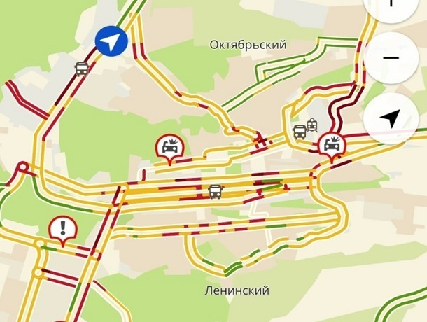 «Пробки 9 баллов»: автомобильные заторы парализовали улицы Ставрополя