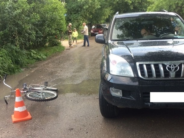 Водитель внедорожника сбил 8-летнюю велосипедистку в Пятигорске