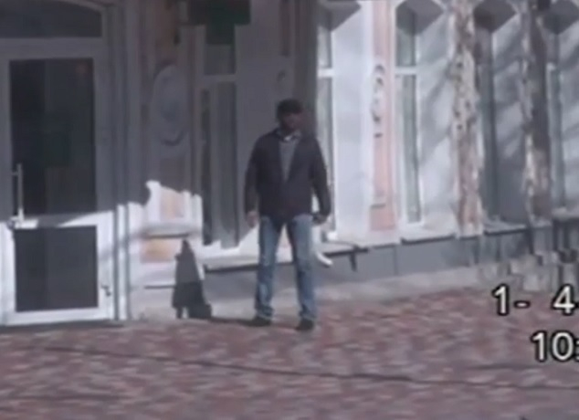 Прогулка собиравшегося расстреливать людей террориста попала на видео в Ставрополе