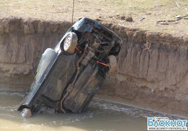Ставропольские водолазы вытащили из реки угнанный автомобиль