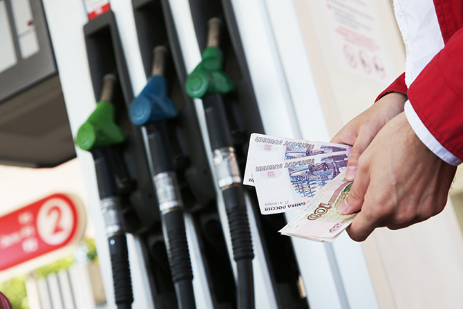 Цена на бензин в Ставрополе оказалась самой высокой среди городов-центров Юга России