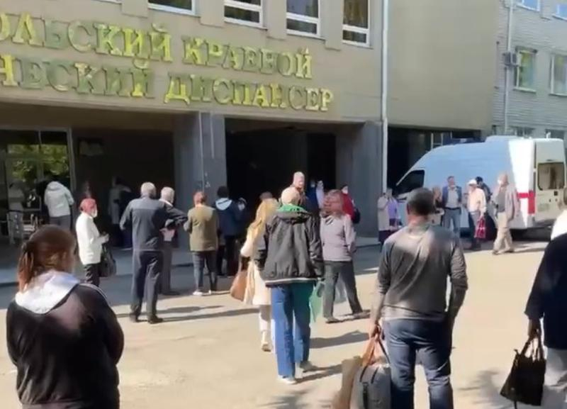 В Ставрополе второй день подряд эвакуируют людей из онкологического центра