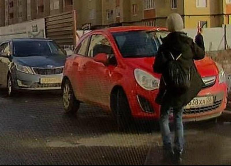 В Ставрополе малолетний вандал поцарапал чужие машины