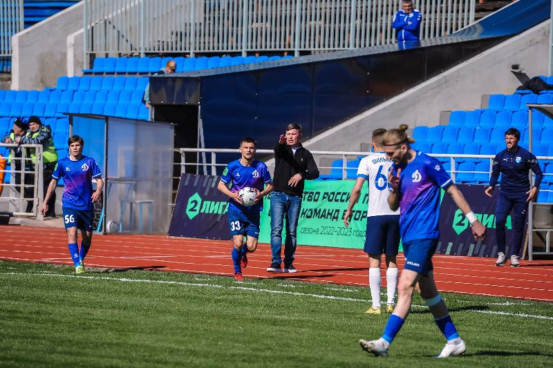 Волгоградская команда ставропольского специалиста завершила футбольный сезон на третьем месте