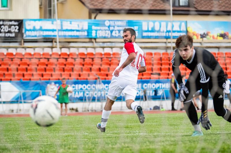 Футболисты пятигорского «Машука-КМВ» разгромили любителей