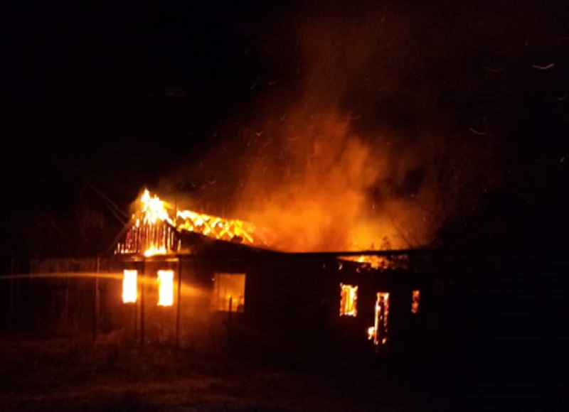 В селе Уваровском пенсионерка чудом уцелела при пожаре